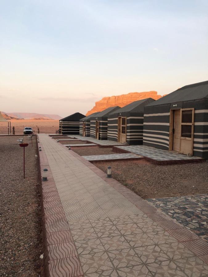 Flowers Rum Camp Wadi Rum Eksteriør billede
