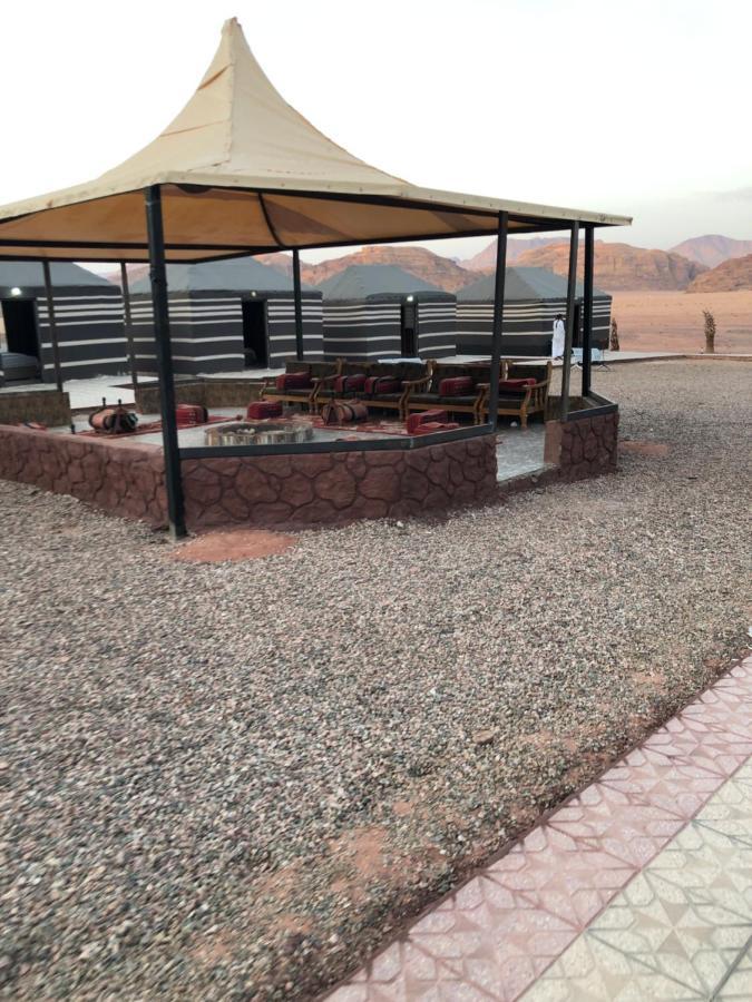 Flowers Rum Camp Wadi Rum Eksteriør billede